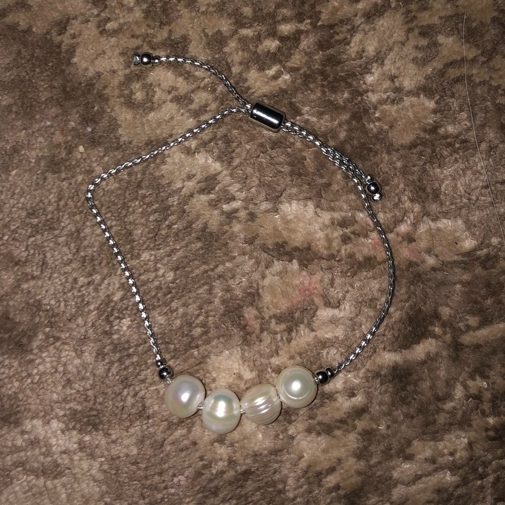 Pearl bracelet